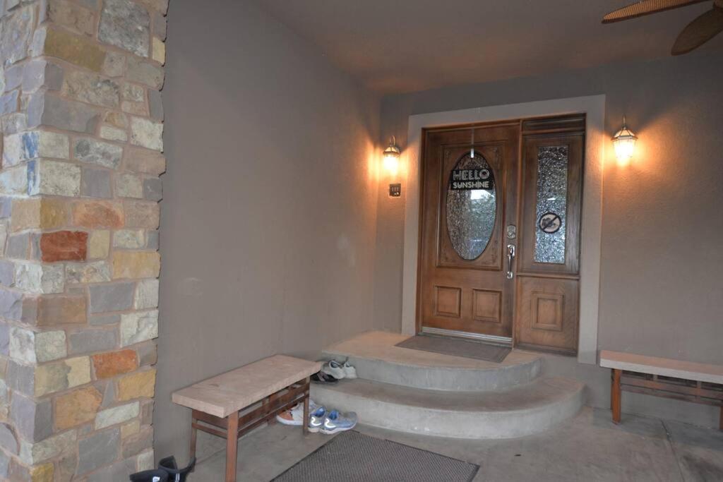 Tacit Shadow Resort Shangri-La King Suite, Gym, Coffee Bar, Hot-Tub, Free Laundry, Food Available Parowan Bagian luar foto
