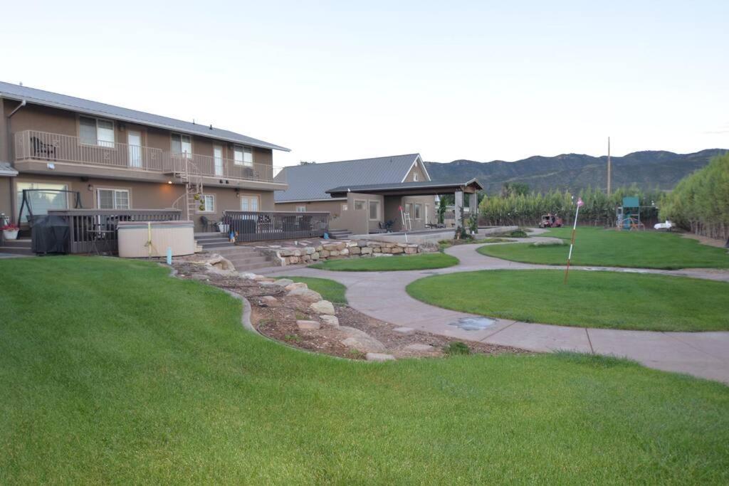 Tacit Shadow Resort Shangri-La King Suite, Gym, Coffee Bar, Hot-Tub, Free Laundry, Food Available Parowan Bagian luar foto